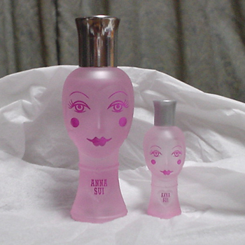 50ml、75mlも買ってマトリョーシカみたいに並べてみたい…